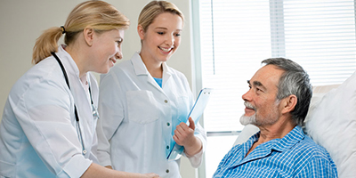 can tim nguoi cham soc nguoi gia hcm